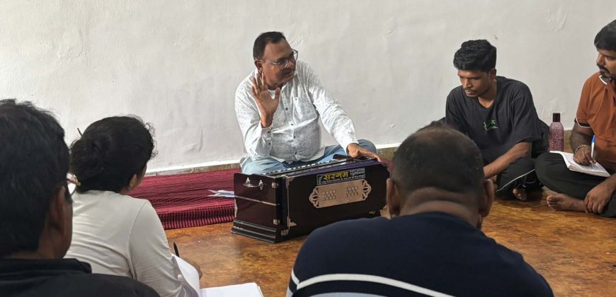 3 माह की थिएटर प्रोडक्शन कार्यशाला – छठवां दिन रहा लोक-संस्कृति, ध्यान और अभिव्यक्ति का संगम