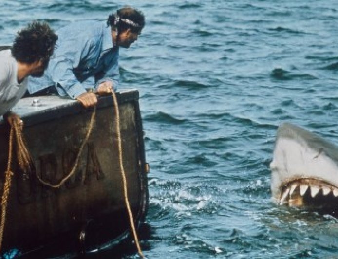 बॉक्स ऑफिस: ‘Weapons’ ने शांत लेबर डे वीकेंड में $12.4 मिलियन के साथ बाज़ी मारी, ‘Jaws’ ने ‘Caught Stealing,’ ‘The Roses’ को पीछे छोड़ा