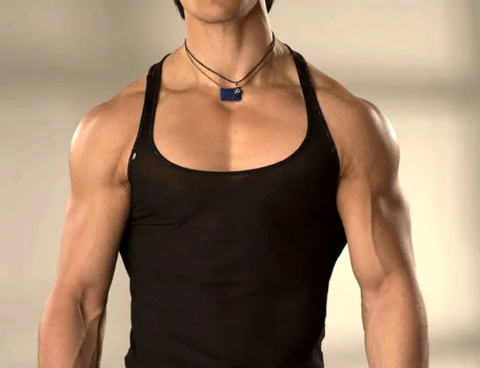 5 साल बाद फिर चमकेगी टाइगर श्रॉफ की किस्मत? बागी-4 ने एडवांस बुकिंग में ही गाड़ दिया झंडा, चौंका देगा आंकड़ा टाइगर श्रॉफ की फिल्म बागी-4 की एडवांस बुकिंग शुरू हो गई है। 5 सितंबर को रिलीज हो रही फिल्म ने एडवांस बुकिंग में कमाल का प्रदर्शन किया है।